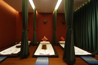 广州海珠泰式按摩的被动瑜伽：当身体被折叠成诗